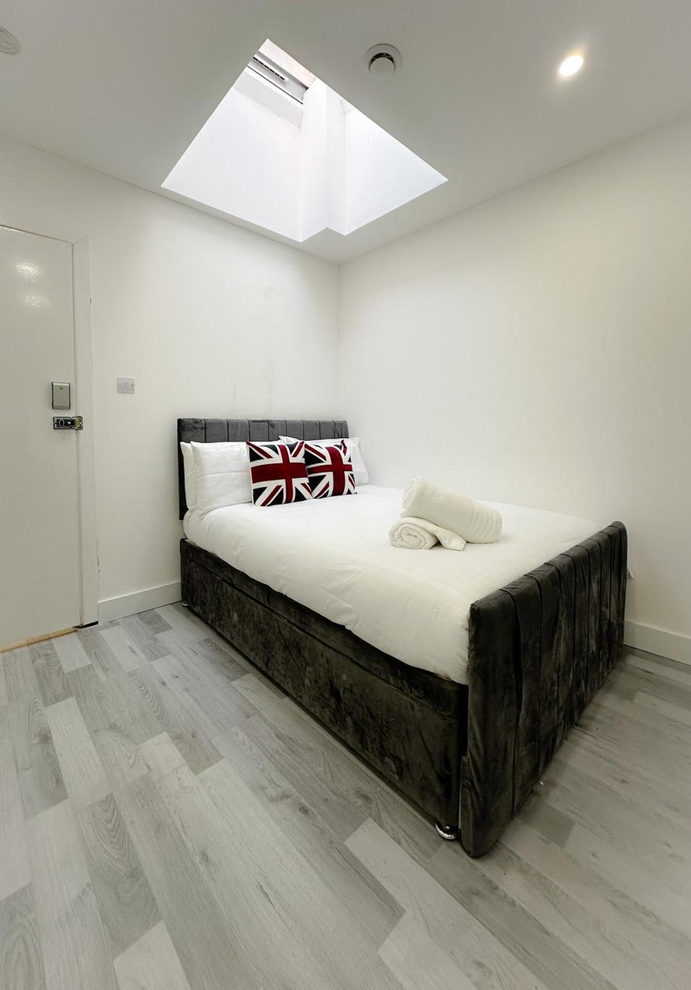 264 Pentonville Road * London